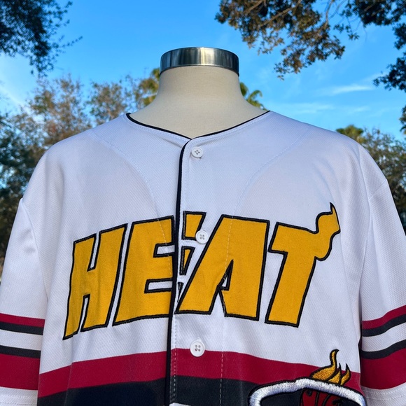 NBA White Miami Heat Button Jersey Size XL Logo Shirt 88 Patty Mills Basketball - Picture 3 of 10